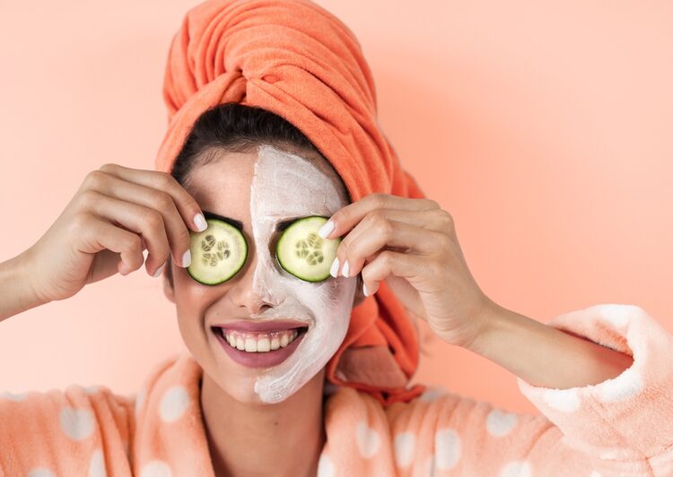 Salon vs Home Facial