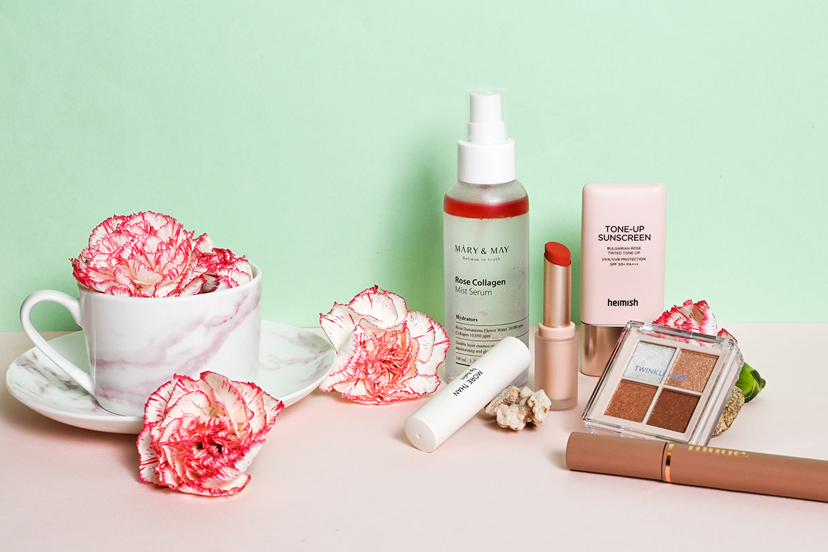 Spring-Makeup-Bag-Essentials