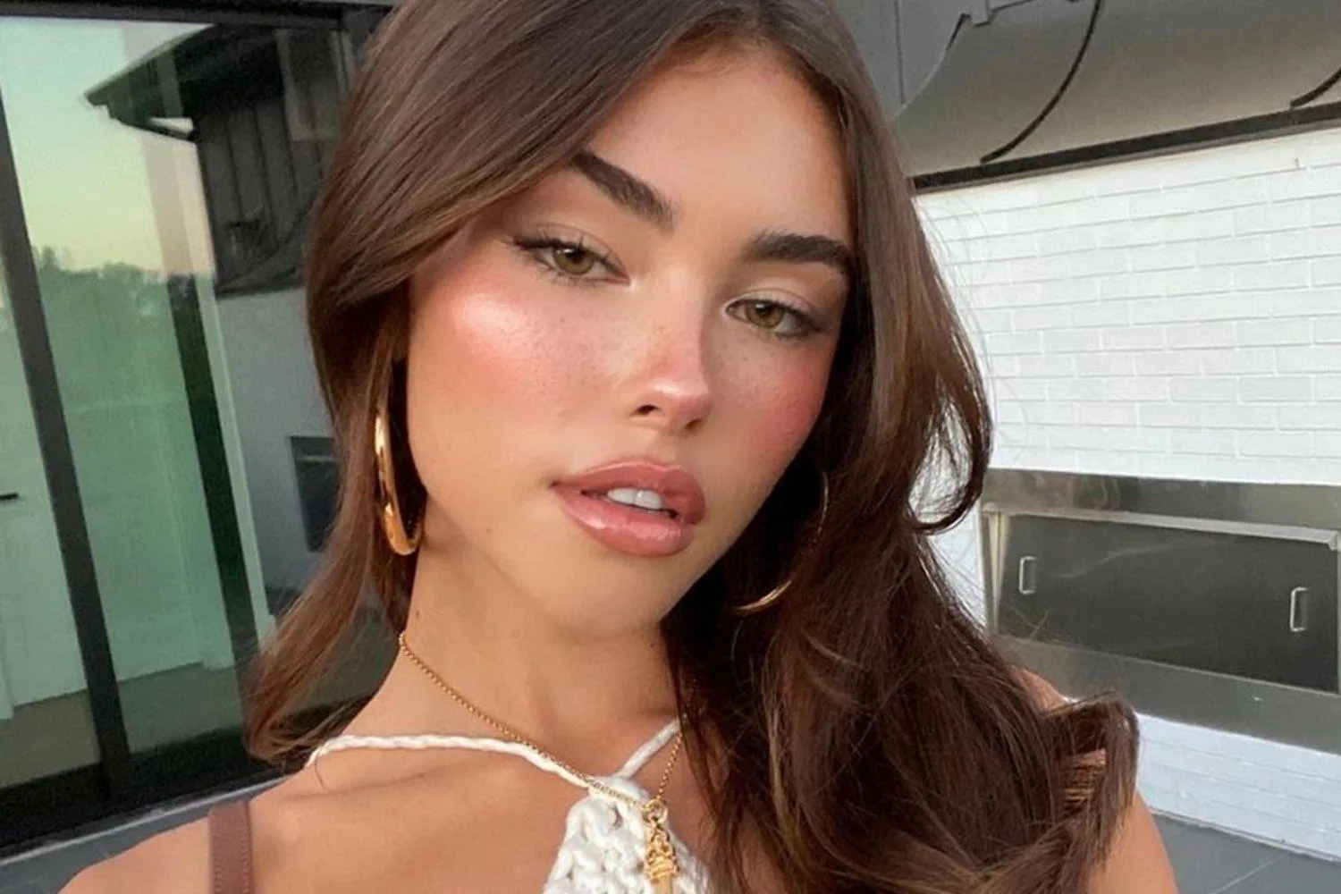 Minimilist makeup trend