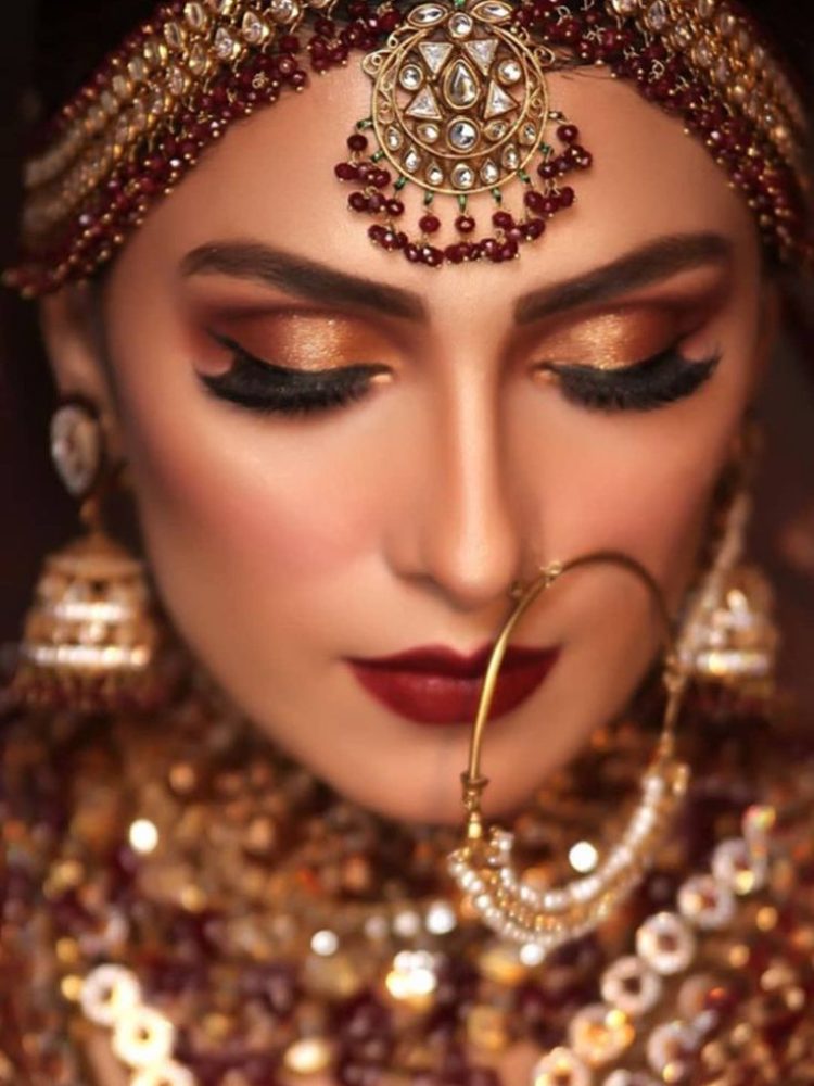 Enhancing Every Eye Shape with Bridal Eye Makeup Expertise